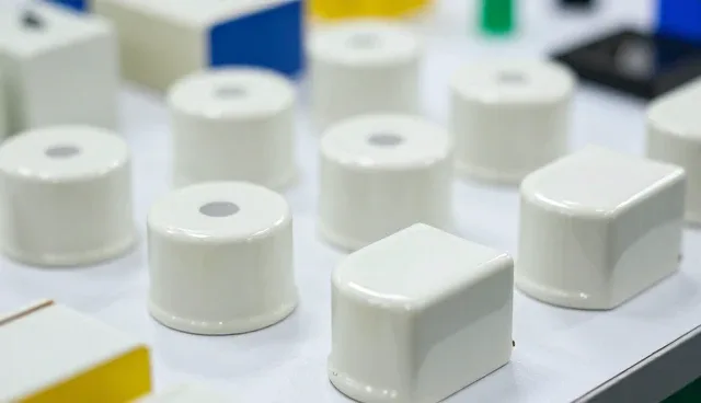 电子配件选型中环境因素的综合考量